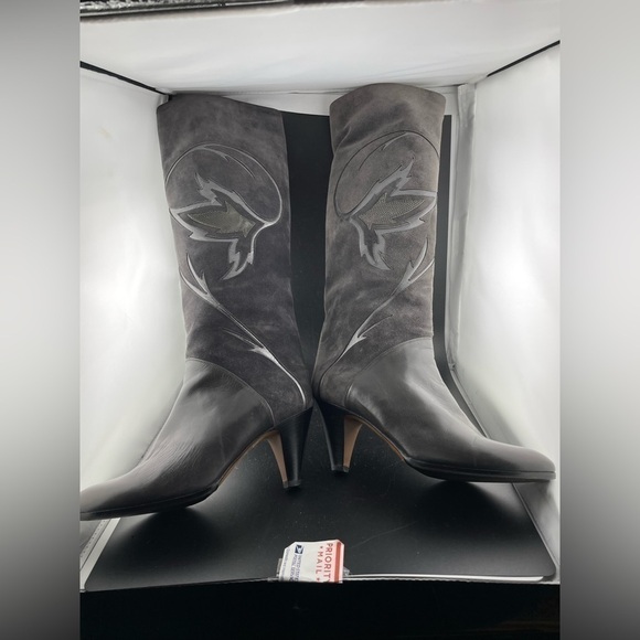 New Bally Vintage 80's Gray Suede Leather Tall Heeled Boots w/ Applique US 6    - Picture 13 of 13